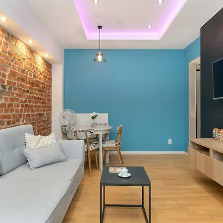 Stylish With Balcony In Old Town By Renters Lejlighed