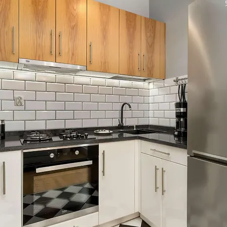 Stylish With Balcony In Old Town By Renters *