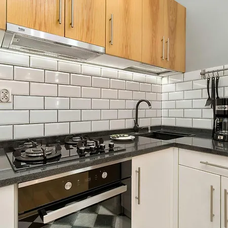 Appartement Stylish With Balcony In Old Town By Renters